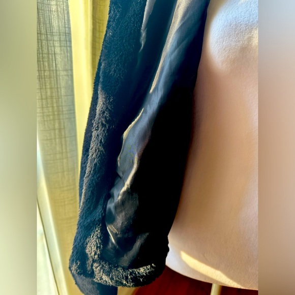 Aeropostale cropped faux fur jacket - Picture 5 of 6